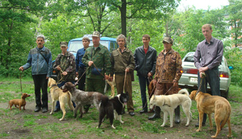 Смотр  четвероногих  охотников 